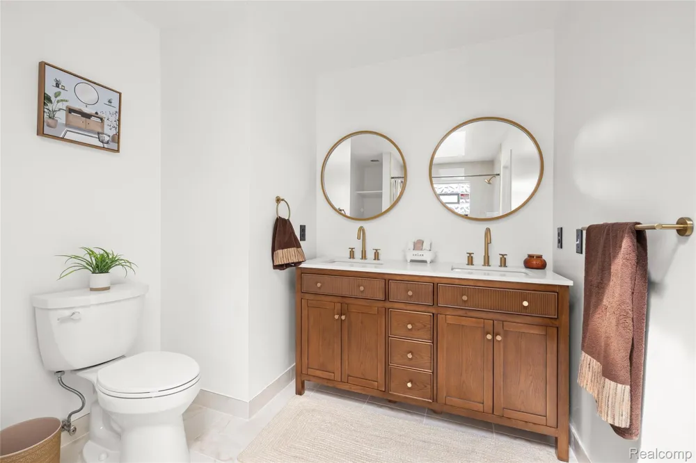 8828 Grace Street Shelby Charter Township, MI 48317
