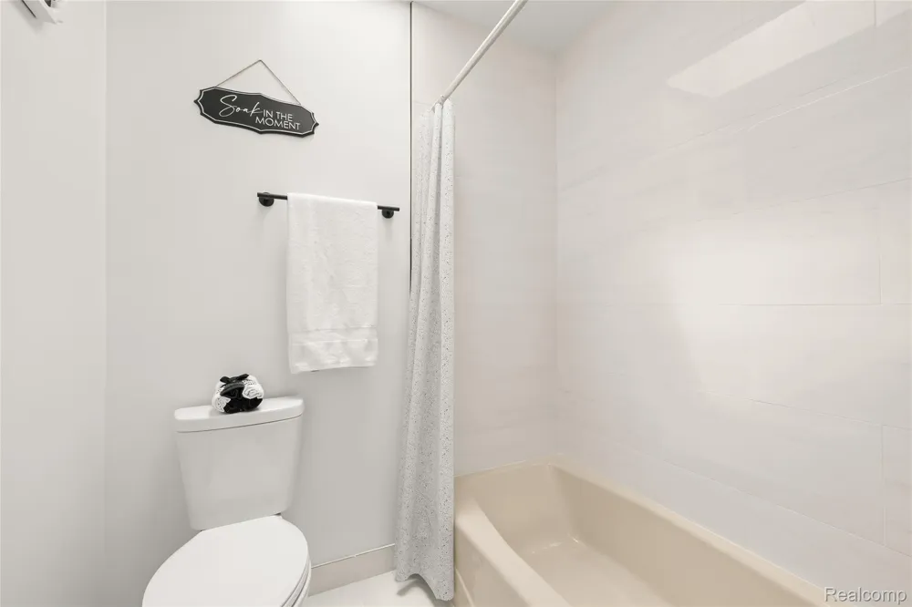 8828 Grace Street Shelby Charter Township, MI 48317