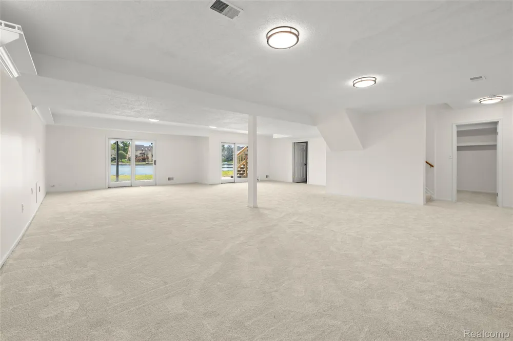 8828 Grace Street Shelby Charter Township, MI 48317