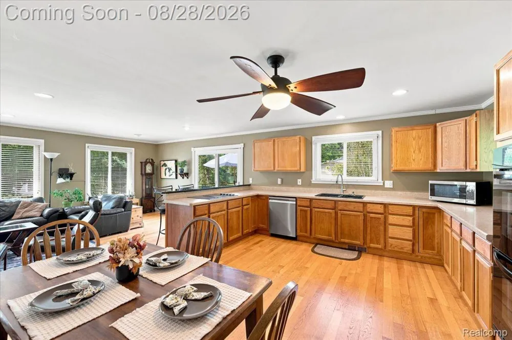 2048 Grace Avenue Rochester Hills City, MI 48309