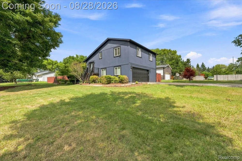 2048 Grace Avenue Rochester Hills City, MI 48309