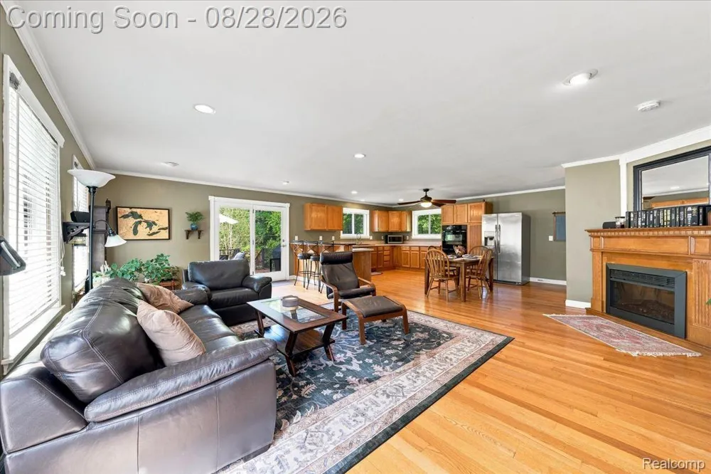 2048 Grace Avenue Rochester Hills City, MI 48309