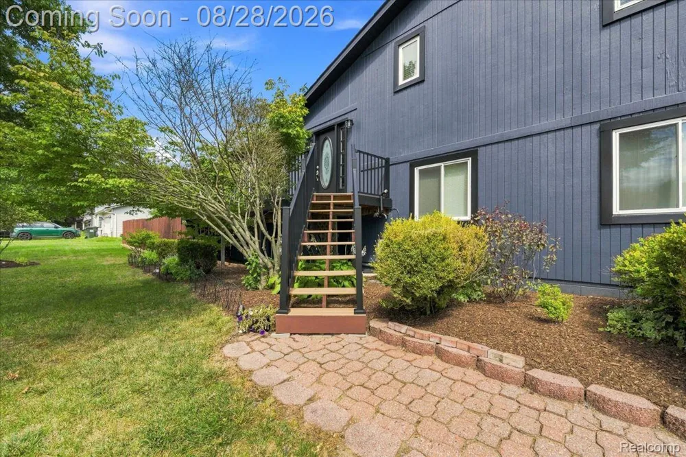 2048 Grace Avenue Rochester Hills City, MI 48309