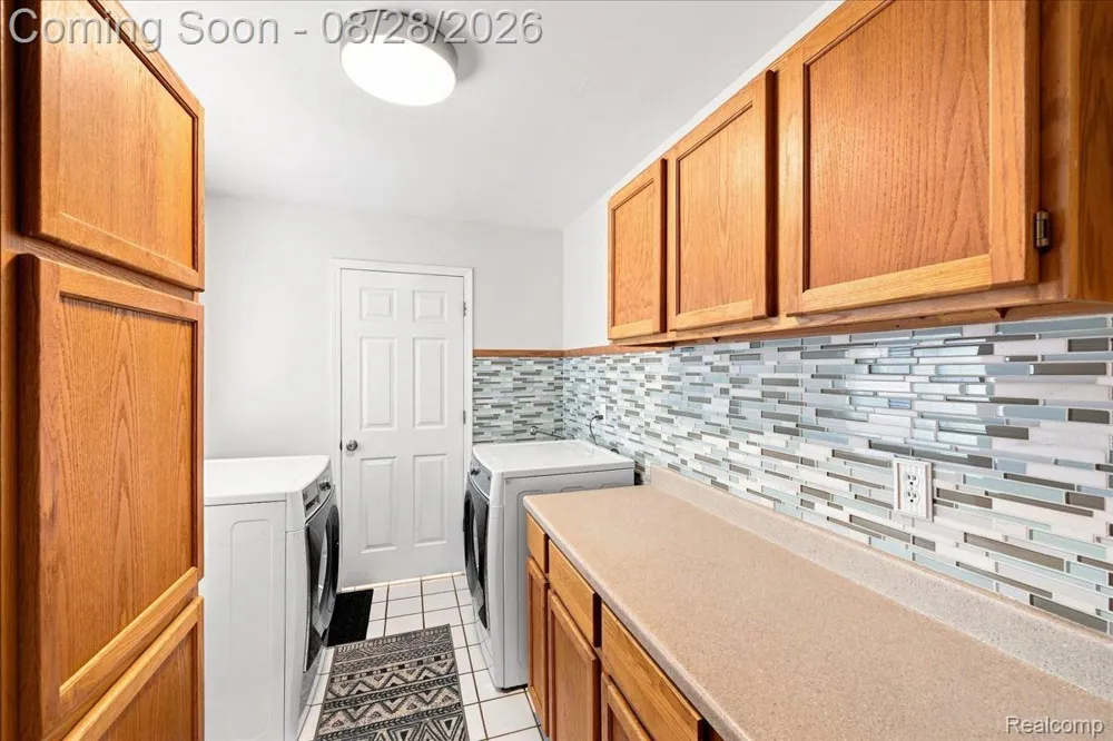 2048 Grace Avenue Rochester Hills City, MI 48309