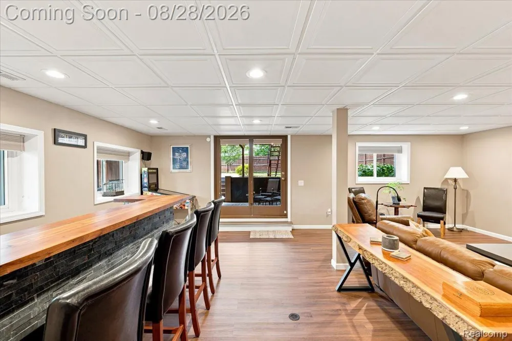 2048 Grace Avenue Rochester Hills City, MI 48309