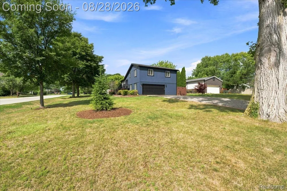 2048 Grace Avenue Rochester Hills City, MI 48309