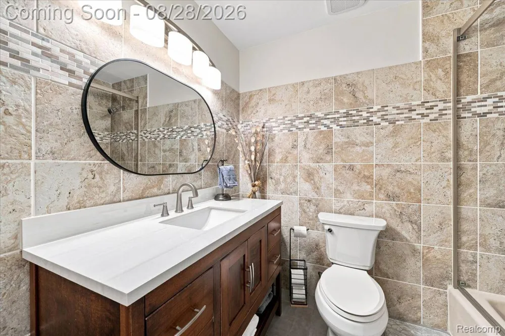 2048 Grace Avenue Rochester Hills City, MI 48309