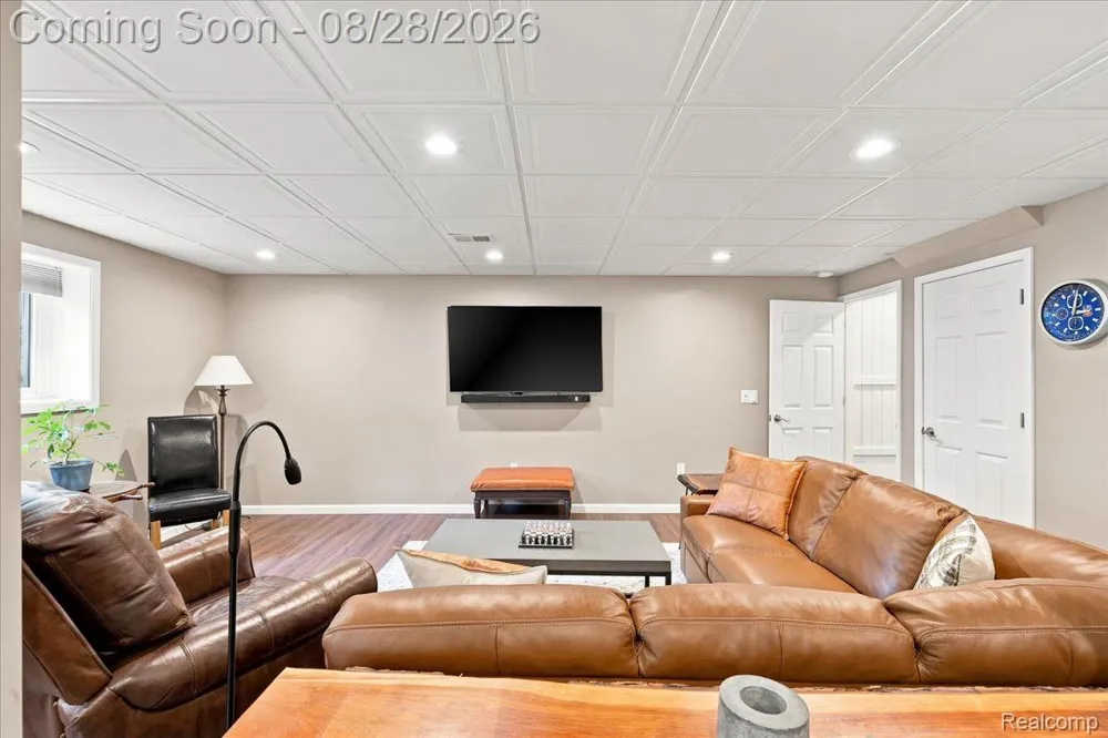 2048 Grace Avenue Rochester Hills City, MI 48309
