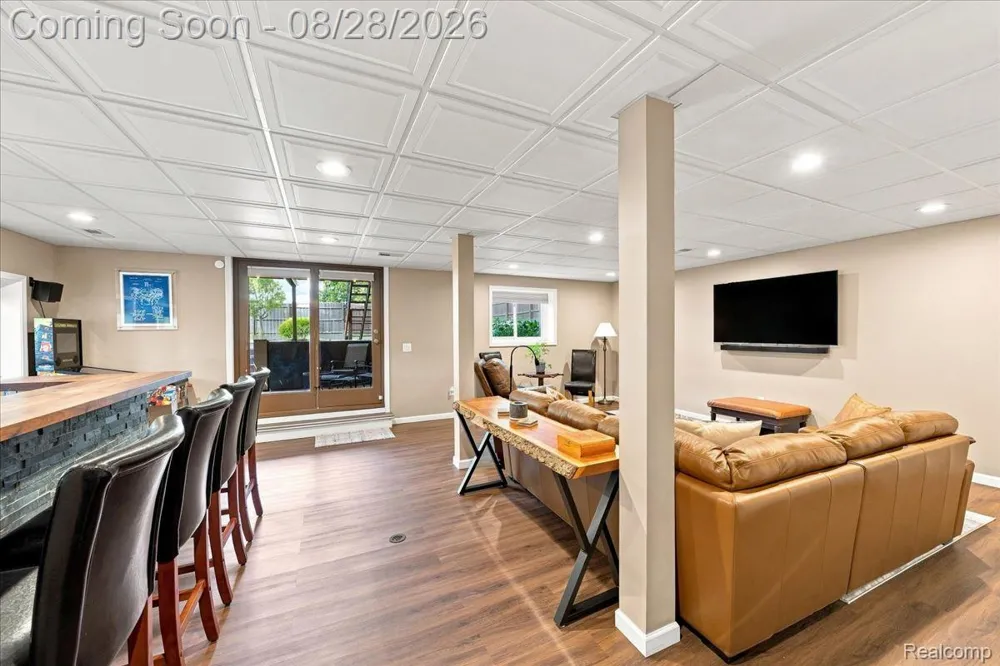 2048 Grace Avenue Rochester Hills City, MI 48309