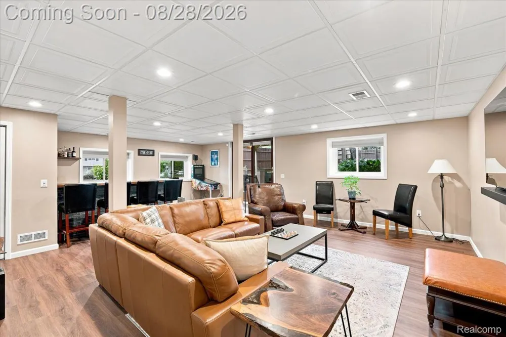 2048 Grace Avenue Rochester Hills City, MI 48309