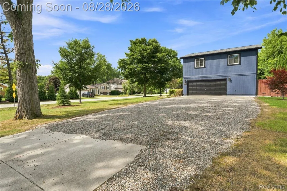 2048 Grace Avenue Rochester Hills City, MI 48309