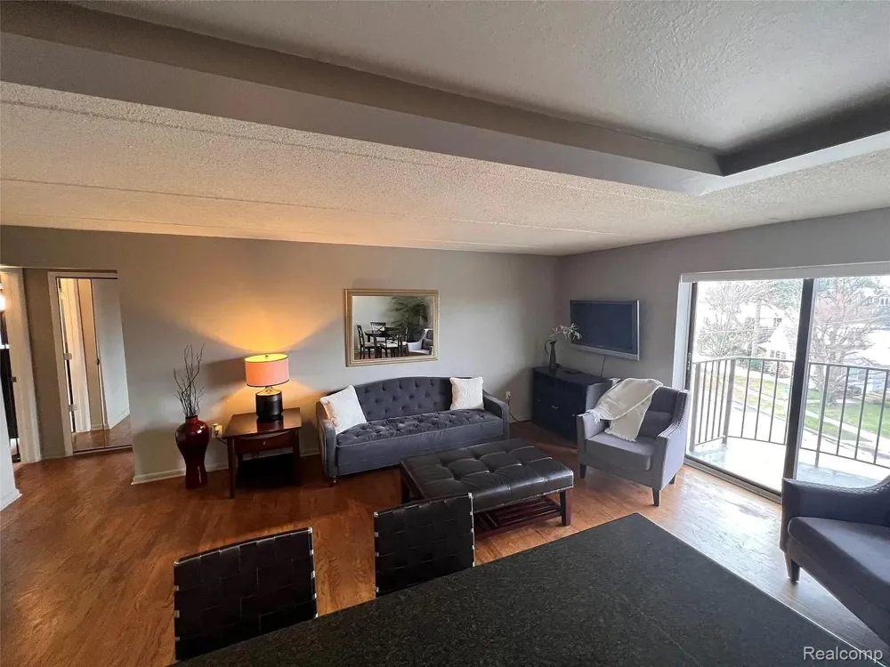 35300 Woodward Avenue #405 Birmingham City, MI 48009