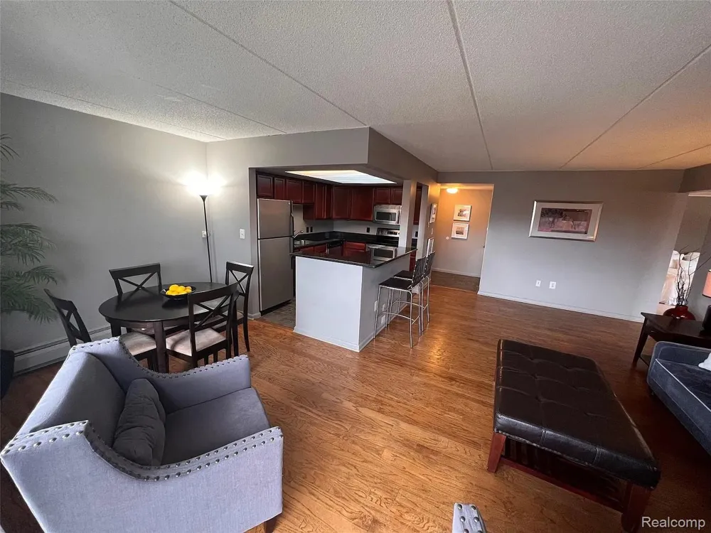35300 Woodward Avenue #405 Birmingham City, MI 48009