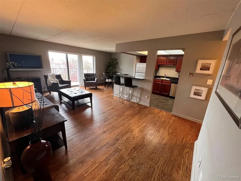 35300 Woodward Avenue #405 Birmingham City, MI 48009