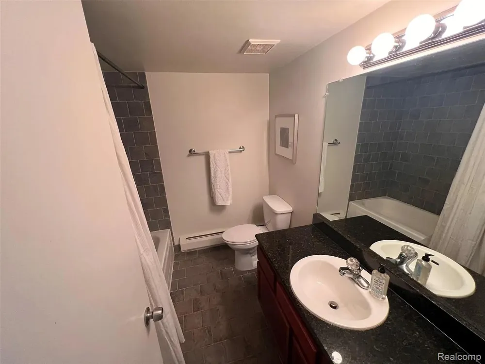 35300 Woodward Avenue #405 Birmingham City, MI 48009