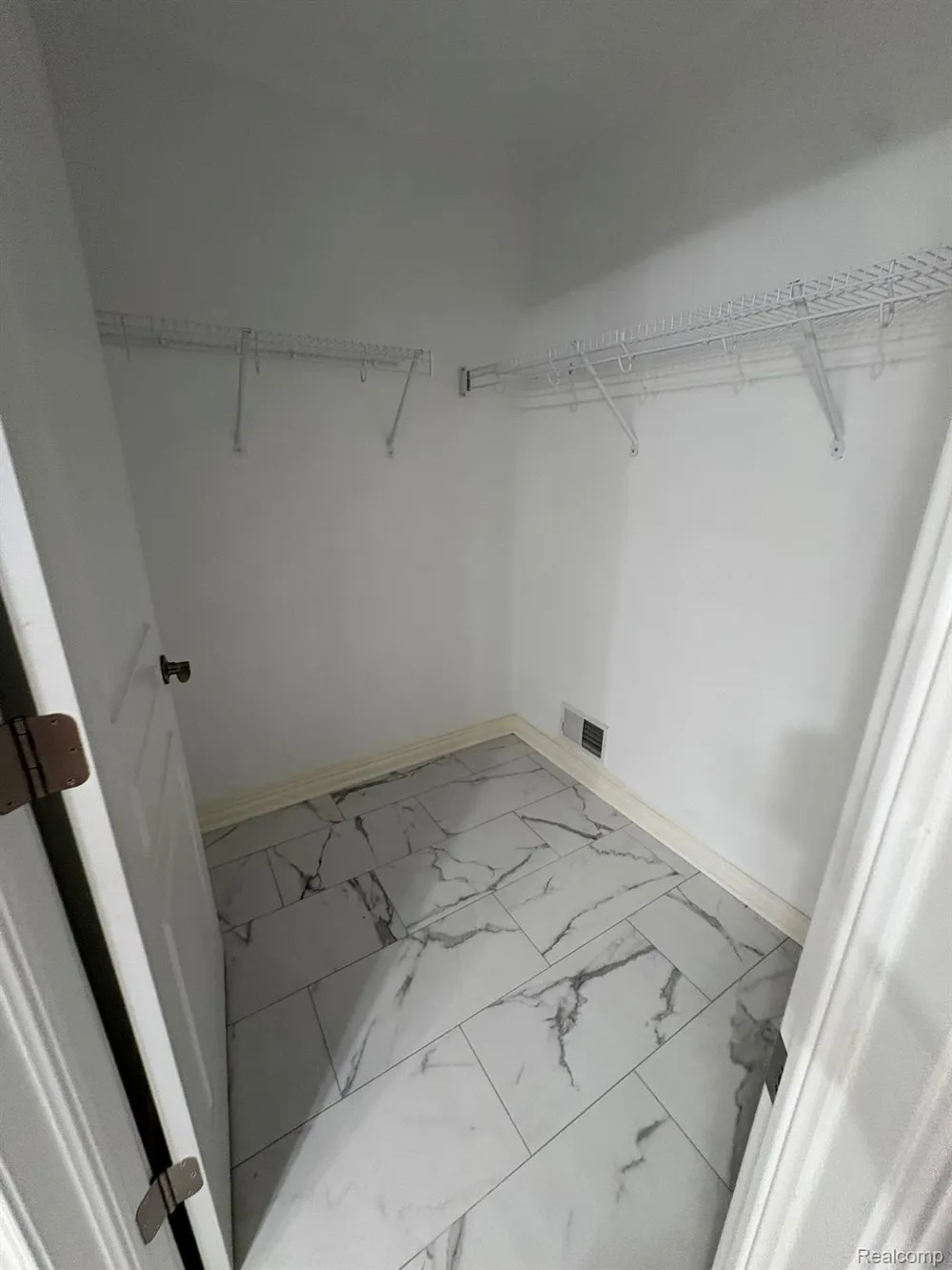 16308 Adelaide Drive Macomb Township, MI 48044