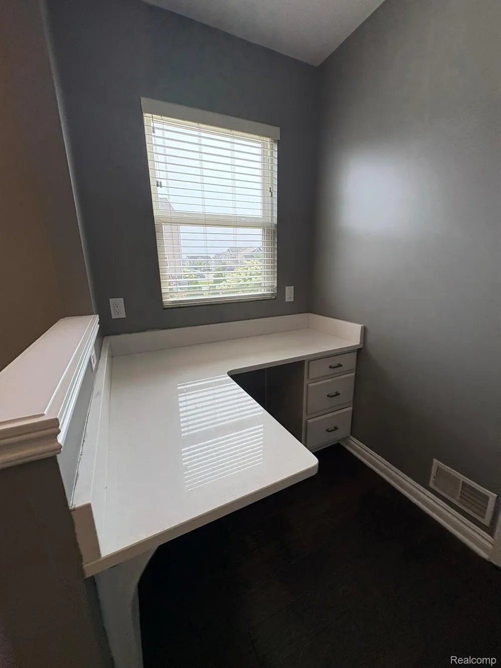 16308 Adelaide Drive Macomb Township, MI 48044