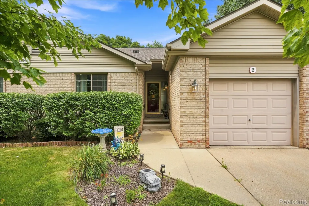 22240 Quail Run Circle #2 South Lyon City, MI 48178