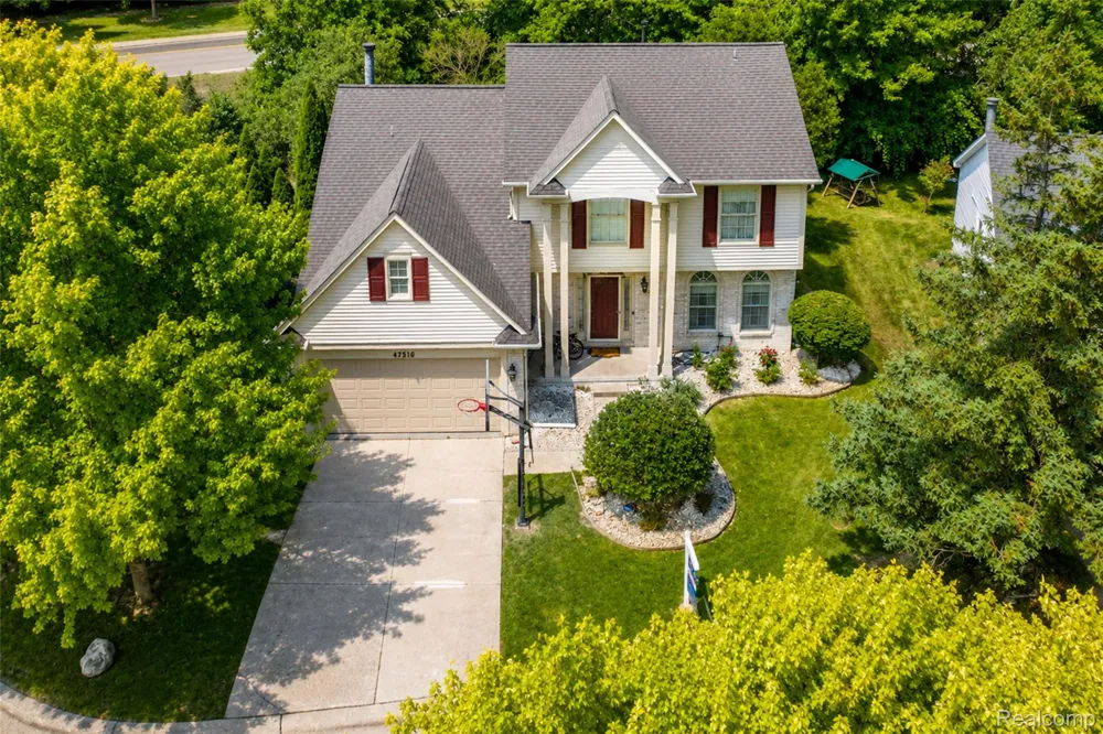 47370 Scarlet Drive Novi City, MI 48374