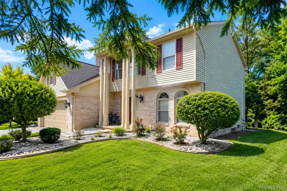 47370 Scarlet Drive Novi City, MI 48374