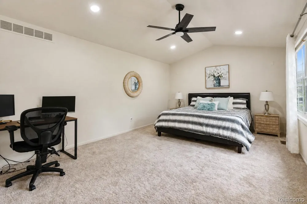 47370 Scarlet Drive Novi City, MI 48374