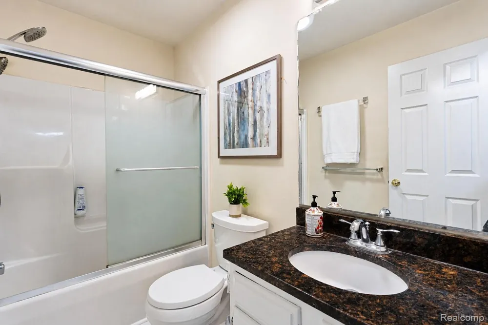 47370 Scarlet Drive Novi City, MI 48374