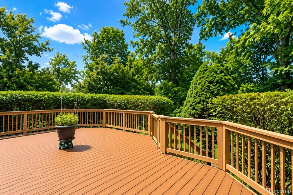 47370 Scarlet Drive Novi City, MI 48374