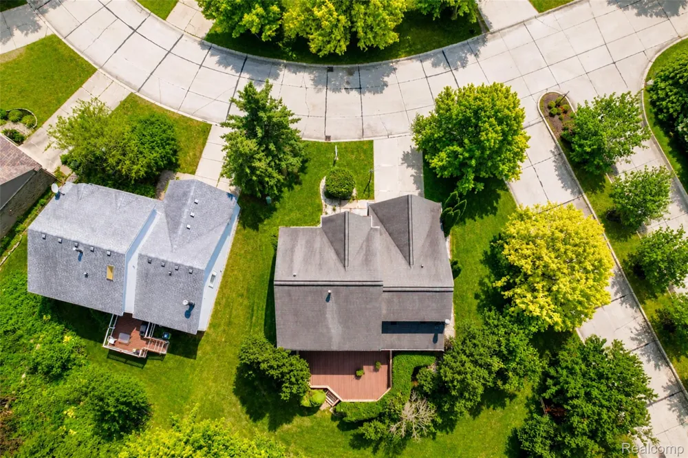47370 Scarlet Drive Novi City, MI 48374