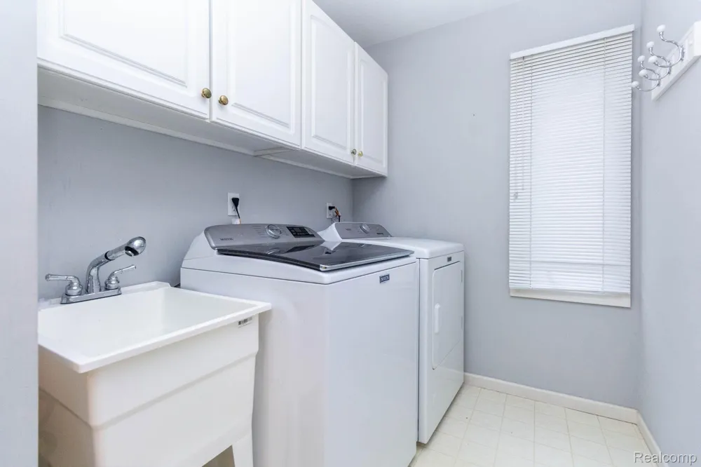3387 Henley Court Rochester Hills City, MI 48309