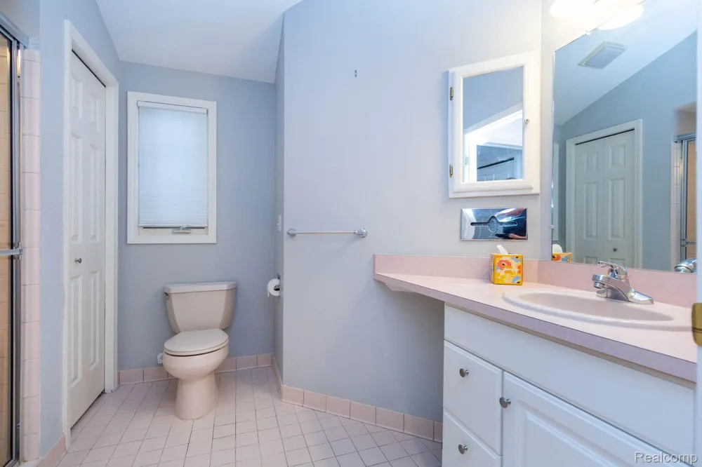 3387 Henley Court Rochester Hills City, MI 48309