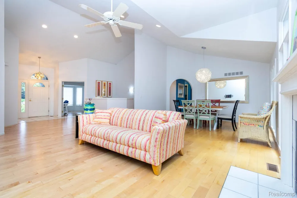 3387 Henley Court Rochester Hills City, MI 48309