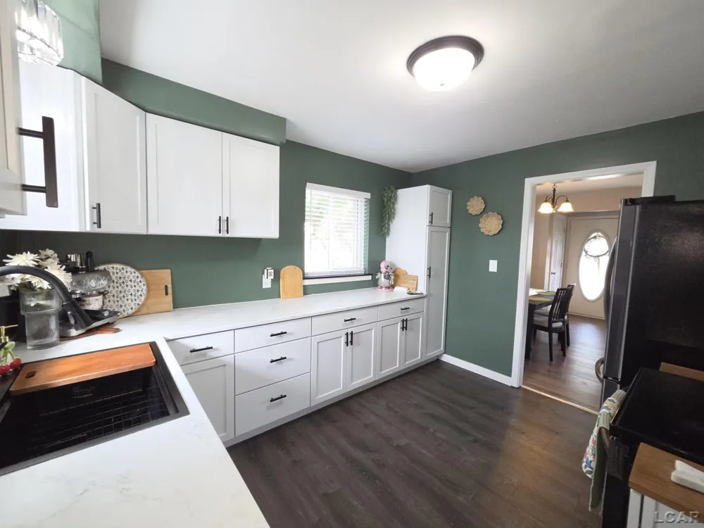 8430 BIRCH STREET Taylor City, MI 48180