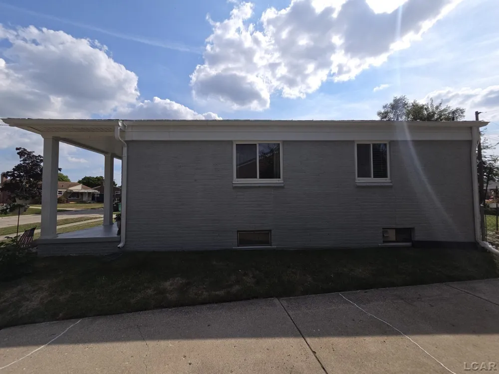 8430 BIRCH STREET Taylor City, MI 48180