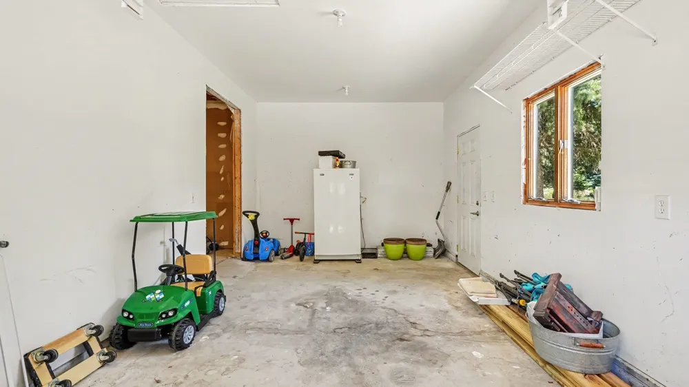 230 W Deerfield Road Deerfield Township, MI 48858