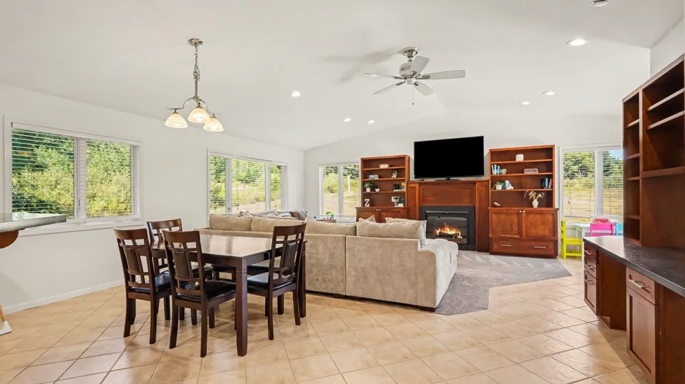 230 W Deerfield Road Deerfield Township, MI 48858