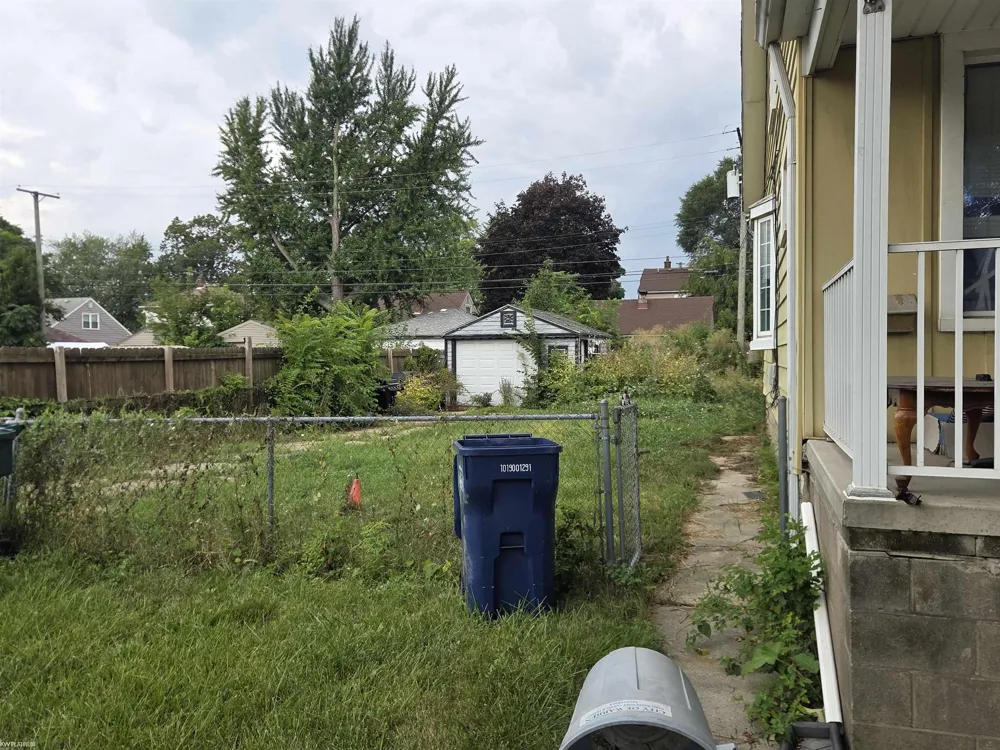 1404 Grant Avenue Lincoln Park City, MI 48146