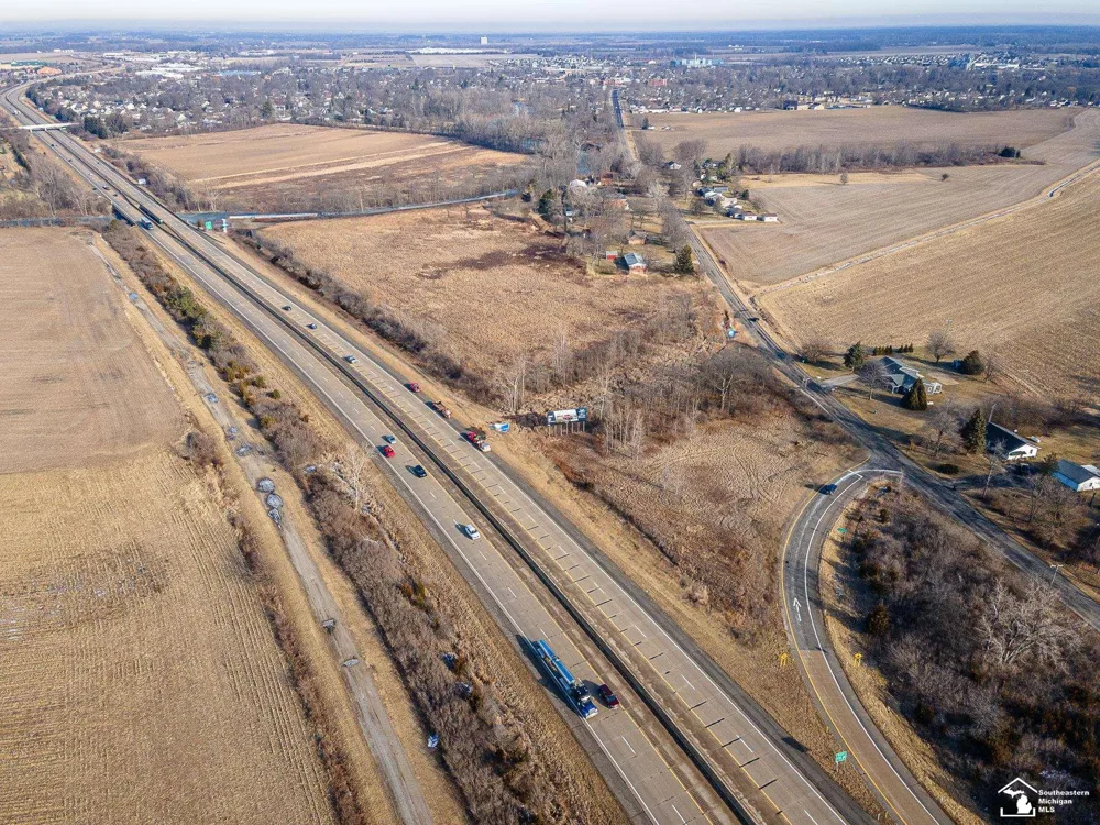 E Lloyd Road Dundee Village, MI 48131