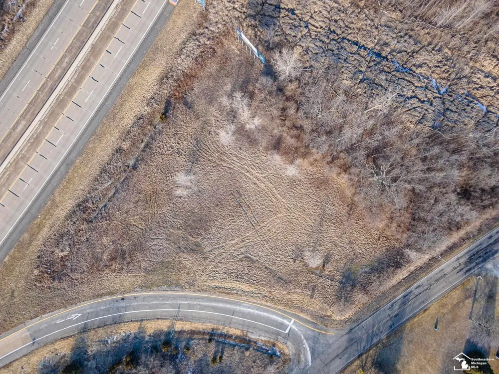 E Lloyd Road Dundee Village, MI 48131
