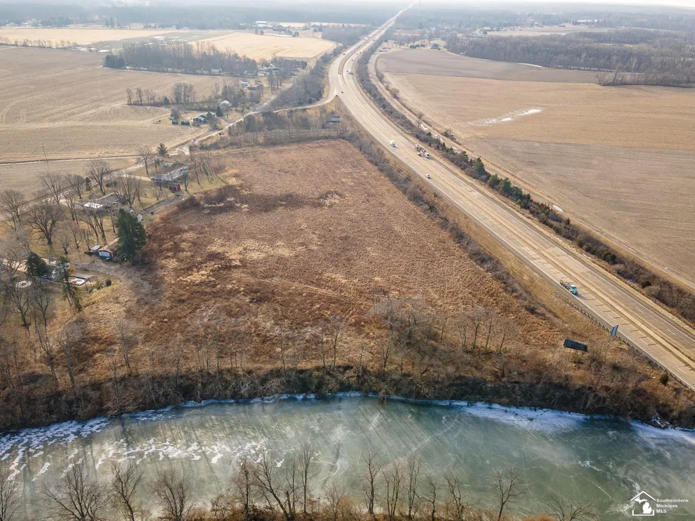 E Lloyd Road Dundee Village, MI 48131