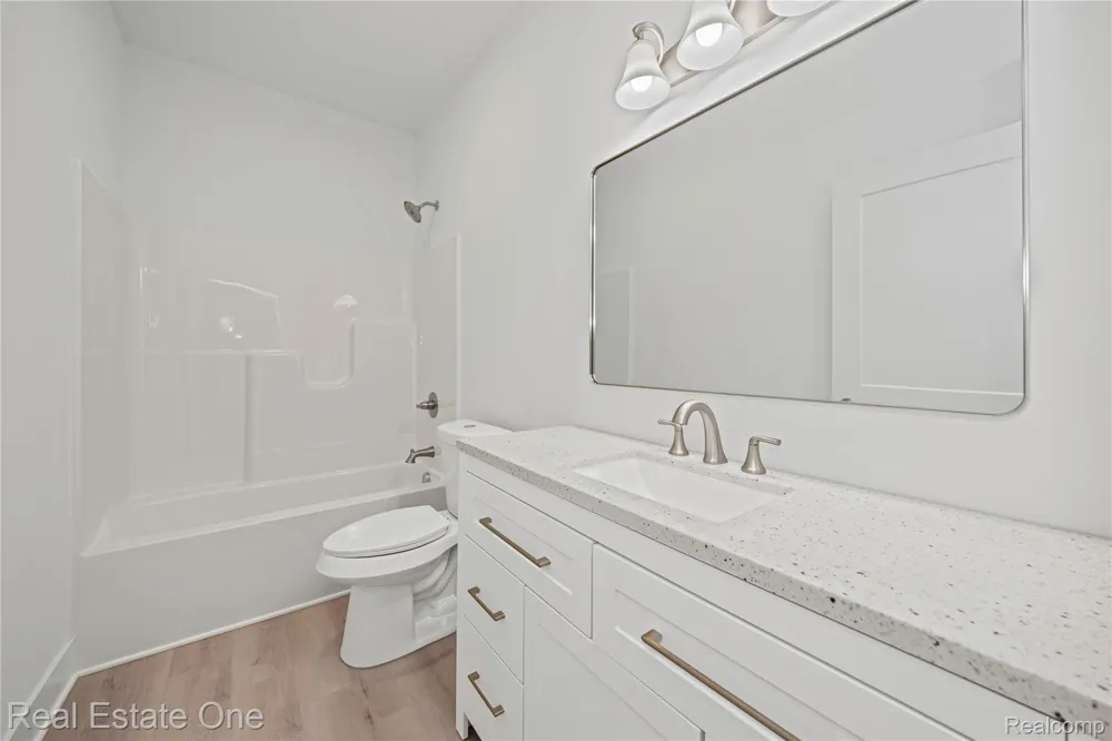 7453 Village Court Springfield Charter Township, MI 48350