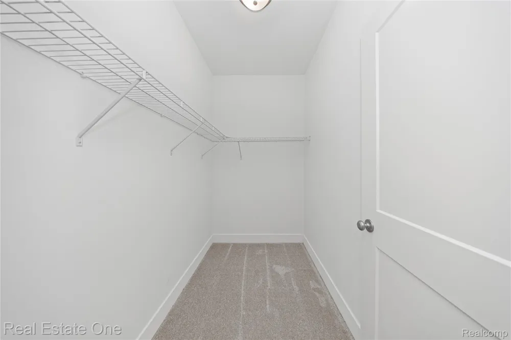 7453 Village Court Springfield Charter Township, MI 48350
