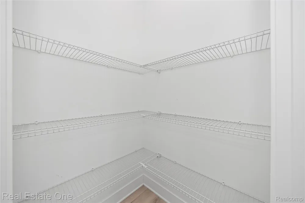 7453 Village Court Springfield Charter Township, MI 48350