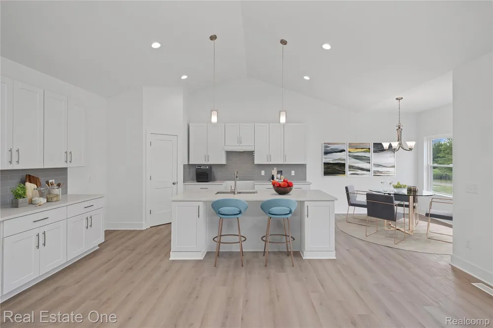 7453 Village Court Springfield Charter Township, MI 48350