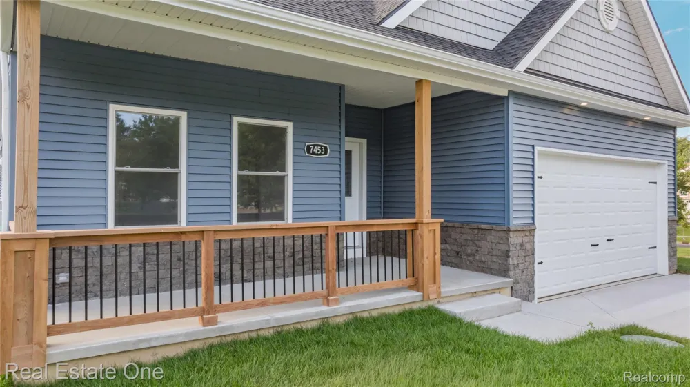 7453 Village Court Springfield Charter Township, MI 48350