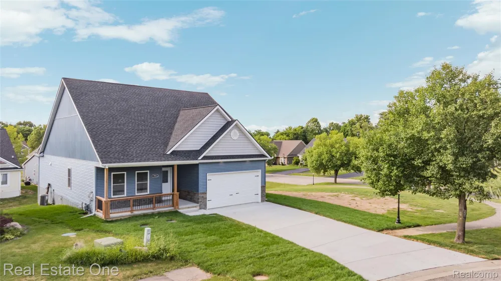 7453 Village Court Springfield Charter Township, MI 48350