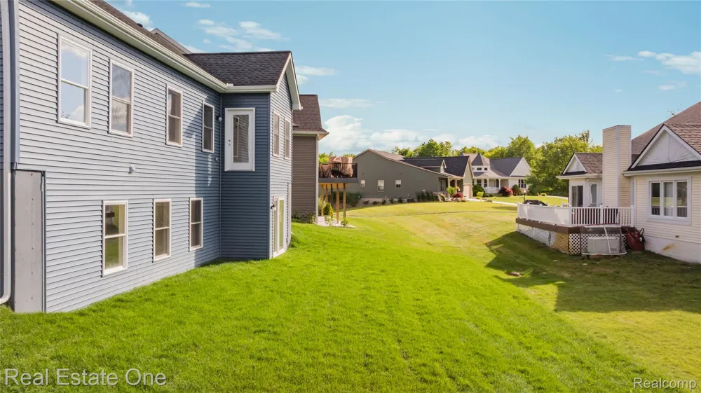 7453 Village Court Springfield Charter Township, MI 48350