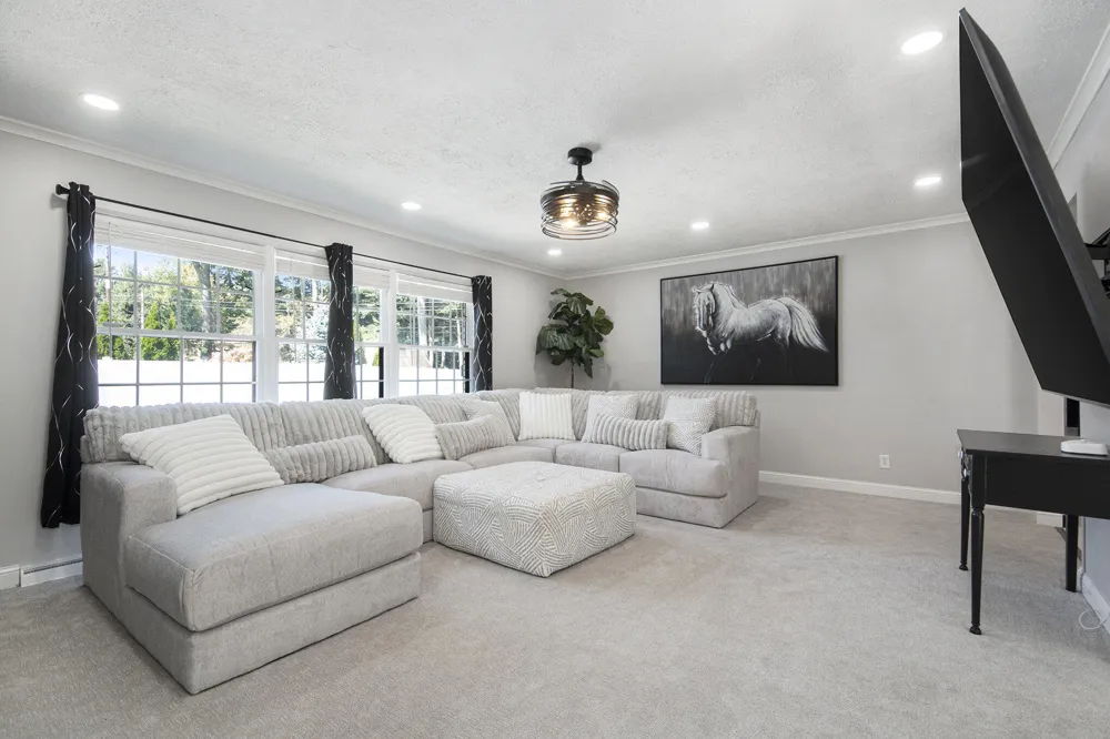 4085 Quainton Road Norton Shores City, MI 49441