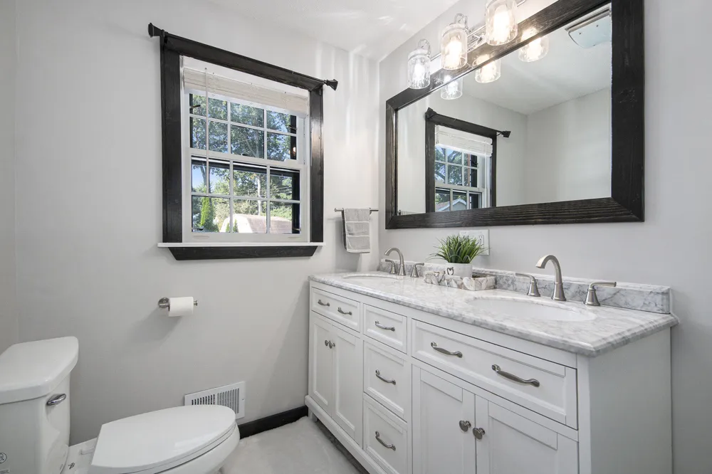 4085 Quainton Road Norton Shores City, MI 49441