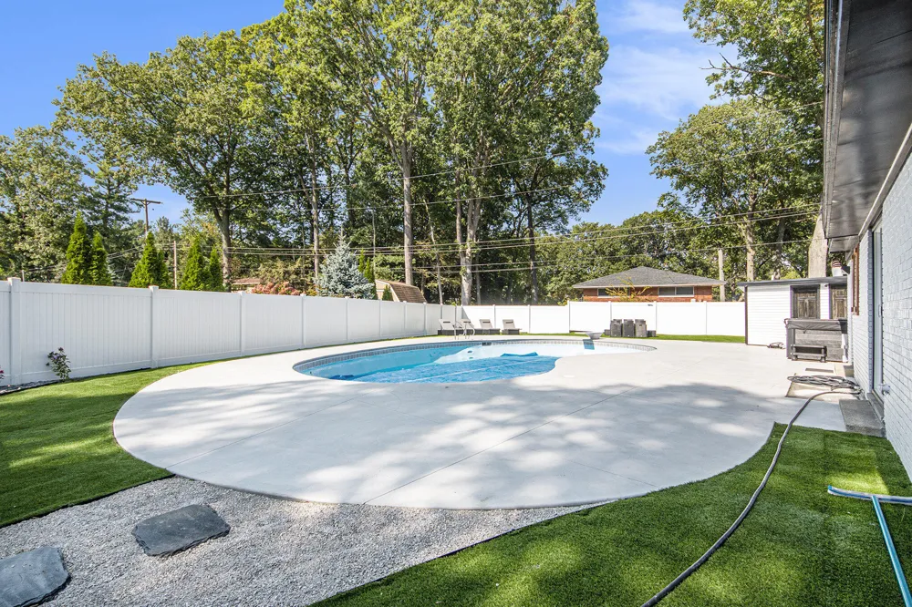 4085 Quainton Road Norton Shores City, MI 49441