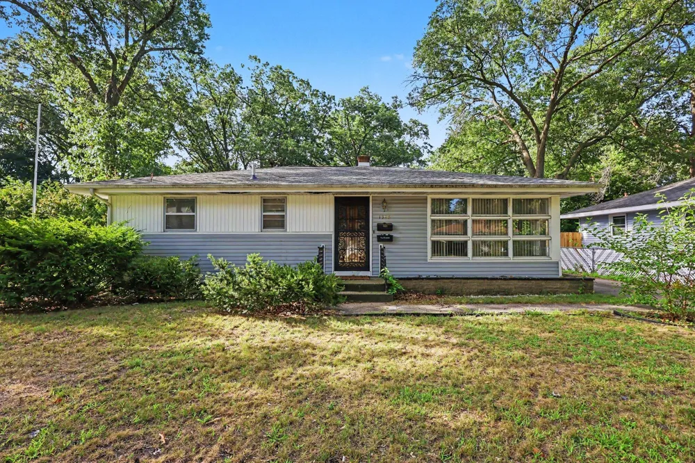 1325 Francis Avenue Muskegon City, MI 49442